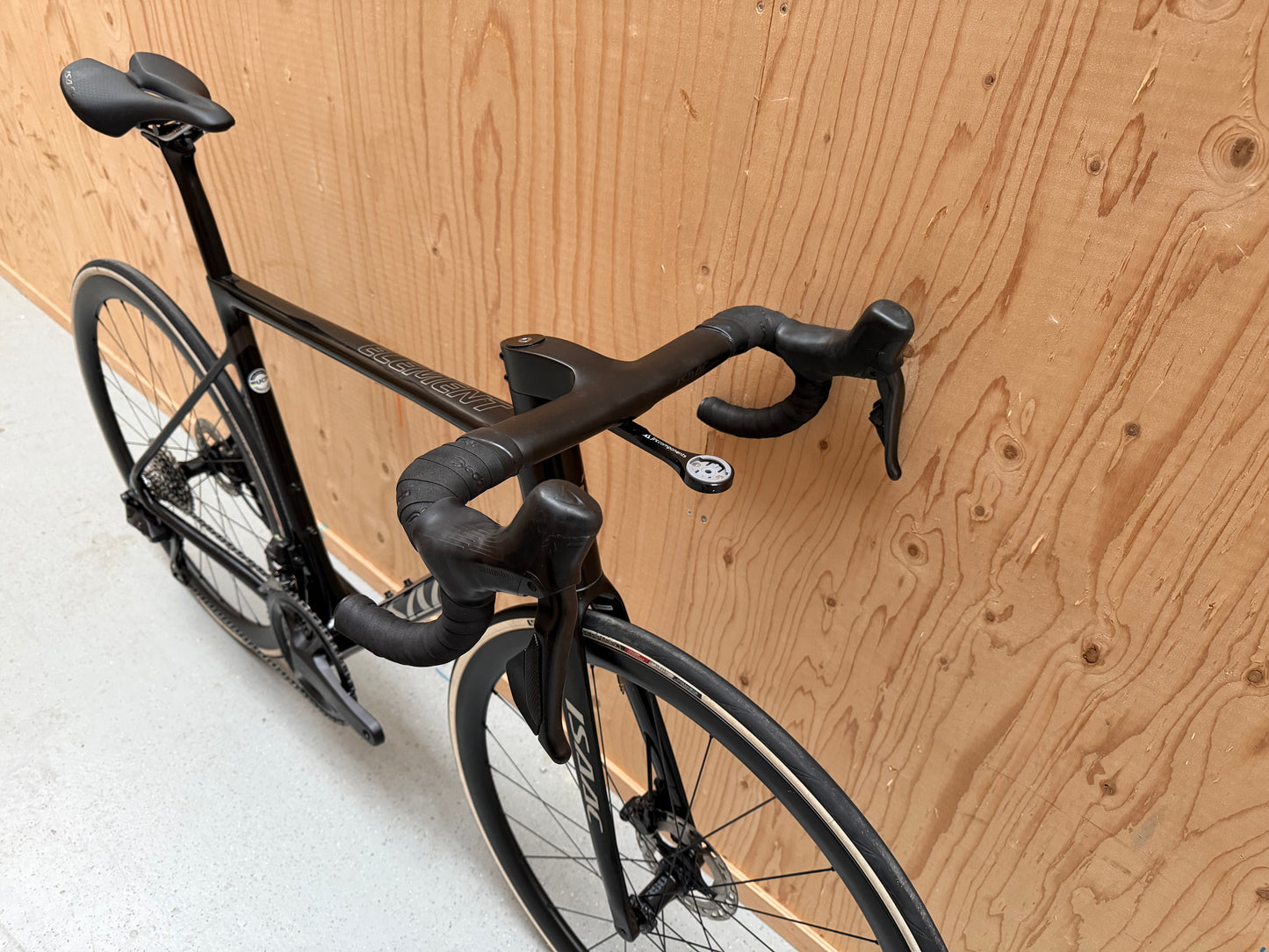 Isaac Element, Ultegra Di2 - L - 2025 - Zwart