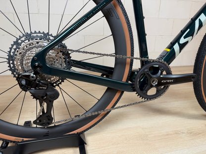 Isaac Torus fietswiel van Vélo Studio met zwart frame en moderne spaken voor comfortabele ritten