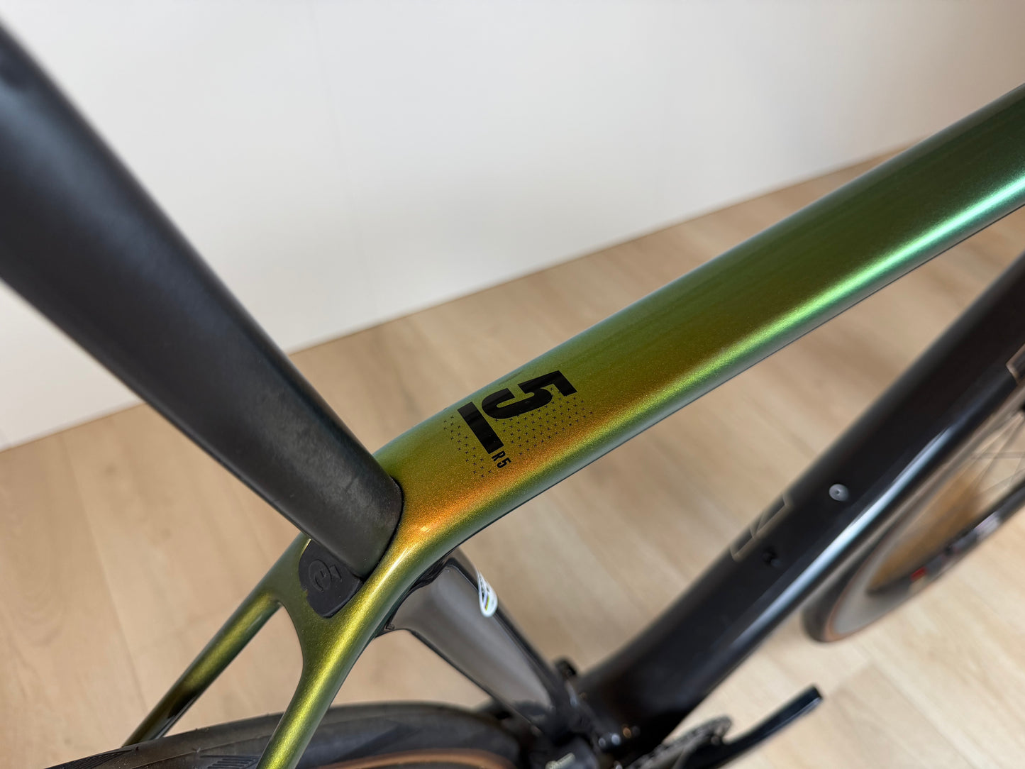 Lichtgewicht Cervelo R5 Dura-Ace Di2 racefiets met aerodynamisch frame en elektronische schakeling, klaar voor competitief wielrennen.