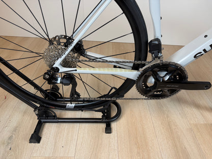 Velostudio Superior X-Road 9.5 GF wiel, zwart met aerodynamisch ontwerp, geschikt voor gravel en off-road gebruik