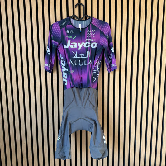 MAAP CC - World Tour Team Jayco Alula Snelpak - Nieuw Lightweight Speedsuit