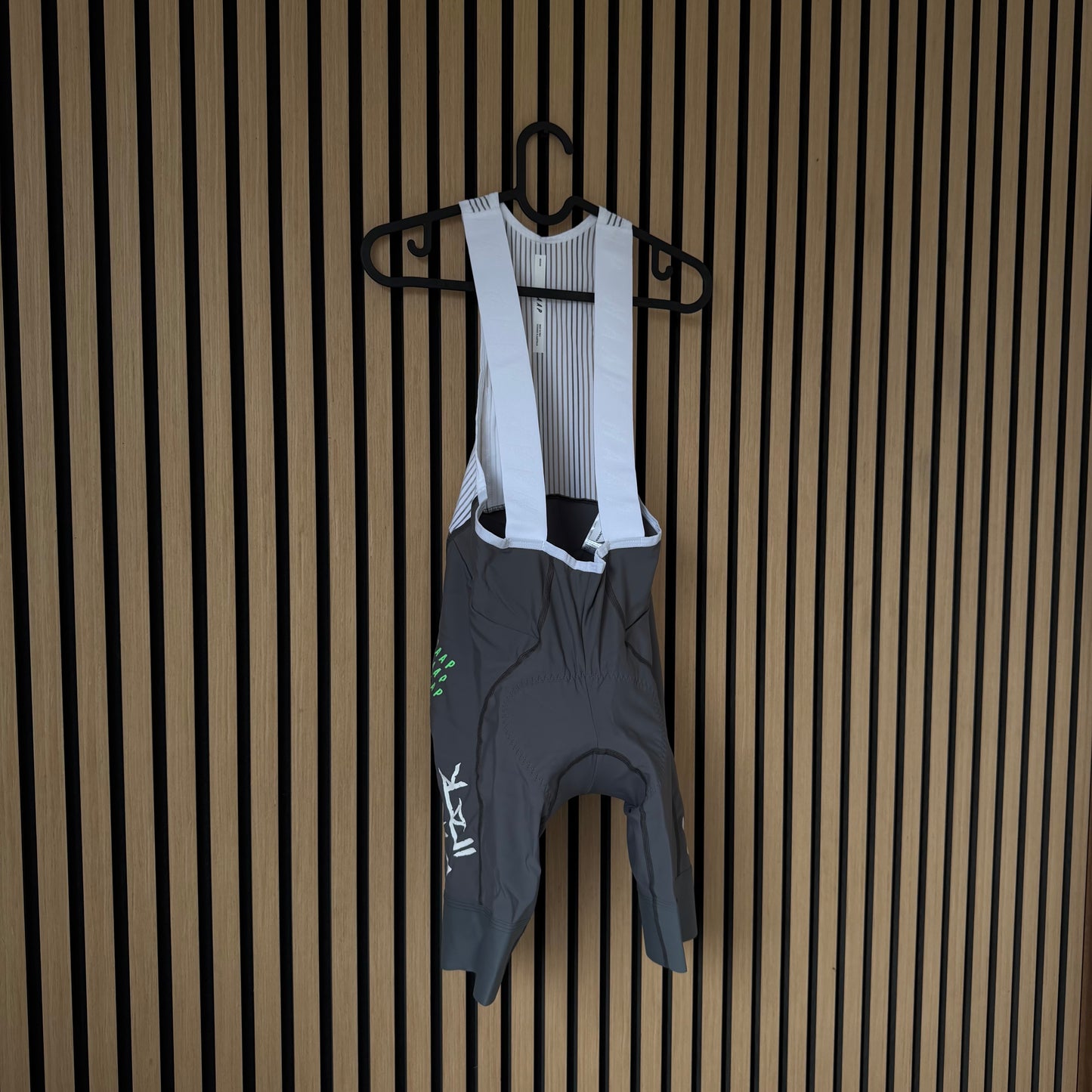 MAAP CC - World Tour Team Jayco Alula fietsbroek - Race bibshort