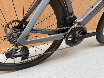 Scott Foil RC 20 racefiets met aero frame en dunne banden, geschikt voor triatlon en tijdritten, Velostudio.
