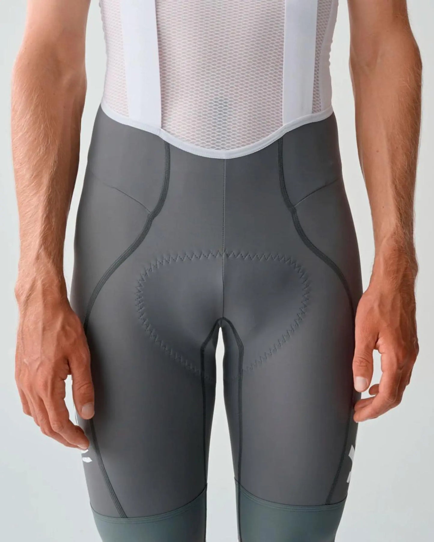 MAAP CC - World Tour Team Jayco Alula fietsbroek - Race bibshort